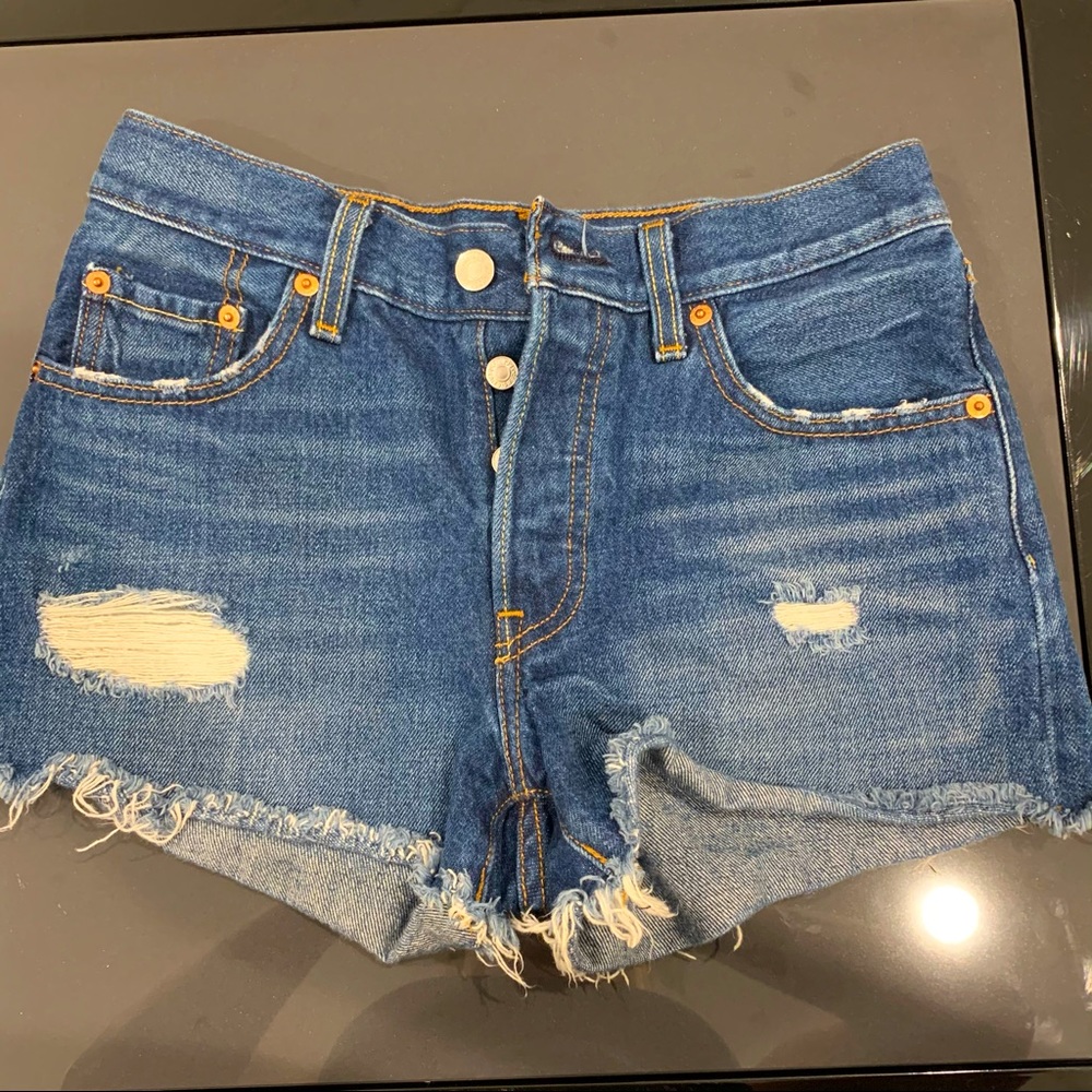 Levi 501 original cutoff denim jean short